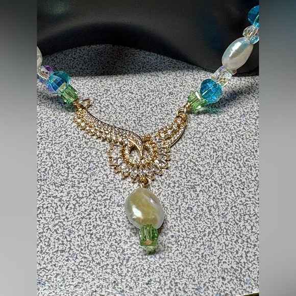 Elegant Gold and genuine Biwa pearl/Swarovski crystal blue and Green Necklace - Picture 3 of 15